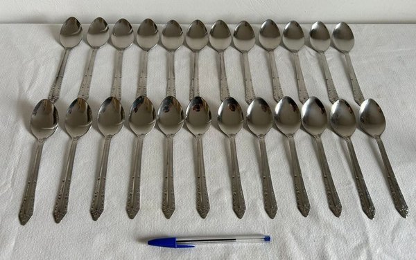 Juego de 18 Cucharas de Acero Inoxidable con Diseño Floral - imagen 1