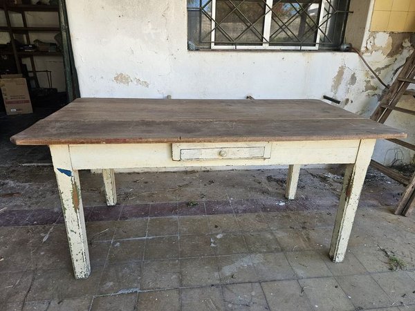 Mesa de campo en buen estado - imagen 1
