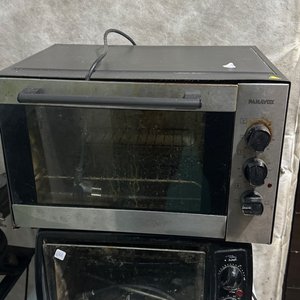 Lote anterior: Dos Hornos Eléctricos Pequeños