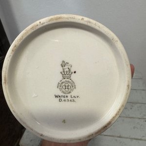 Jarra de Porcelana Inglesa Royal Doulton "Water Lily" - imagen 3