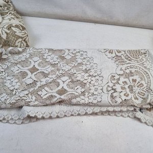 L 049 - 3 Piezas - Lote de tres cortinas en variados estilos y diseños, ideales para redecorar o reciclar - Varias texturas y medidas - imagen 4