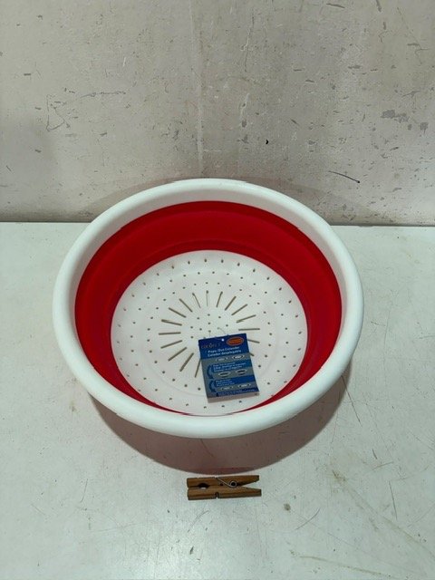 Colador de Silicona Plegable Rojo y Blanco