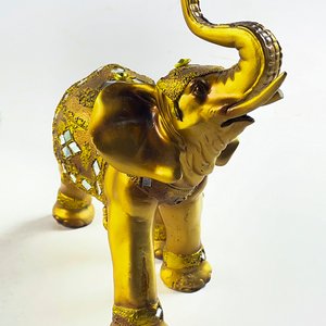 Centro de mesa hialino, esfera decorativa y elefante dorado - imagen 5