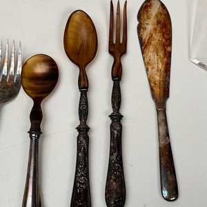 Lote Variado de Cubiertos: Cuchillos Solingen, Cucharas, Tenedores y Utensilios - imagen 9