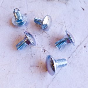 1600 Tornillos y Tuercas Metálicos - imagen 3