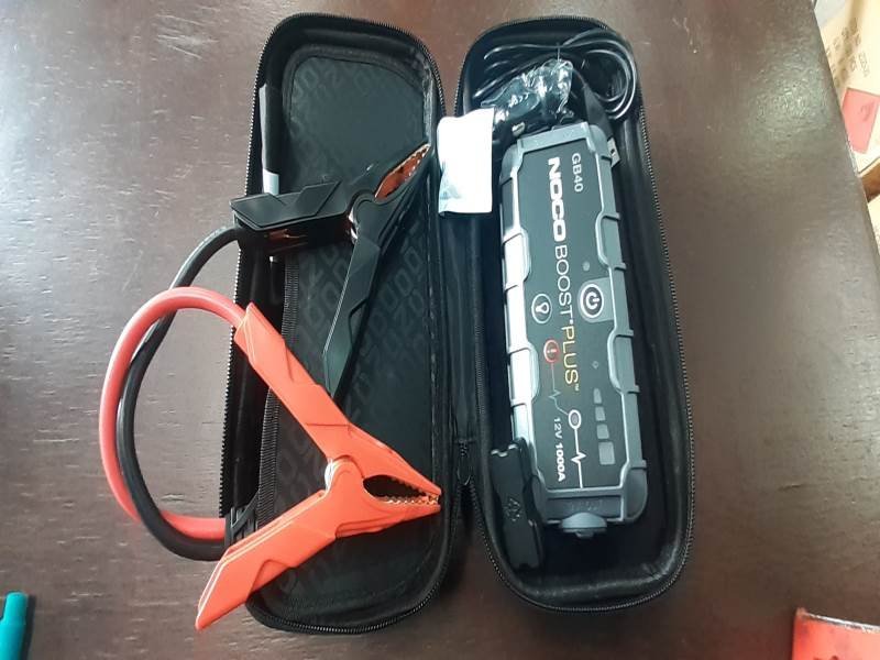 Arrancador de Batería para Moto NOCO GB40 12V 1000A