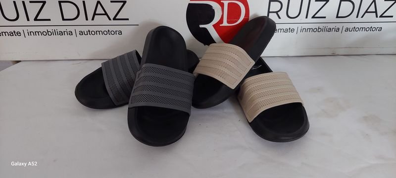 Lote siguiente: Zapatos de cuero en excelente condición