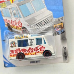 Hot Wheels Quick Bite Camión de Comida Blanco - imagen 2