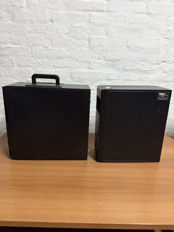 Dos armazones de torres de PC para dos computadoras - imagen 3