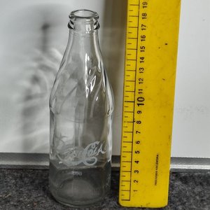 Lote siguiente: Botella Conmemorativa Pepsi 30 Años Motivo 1898