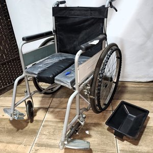 Silla de Ruedas Plegable con Inodoro y Detalle - imagen 2
