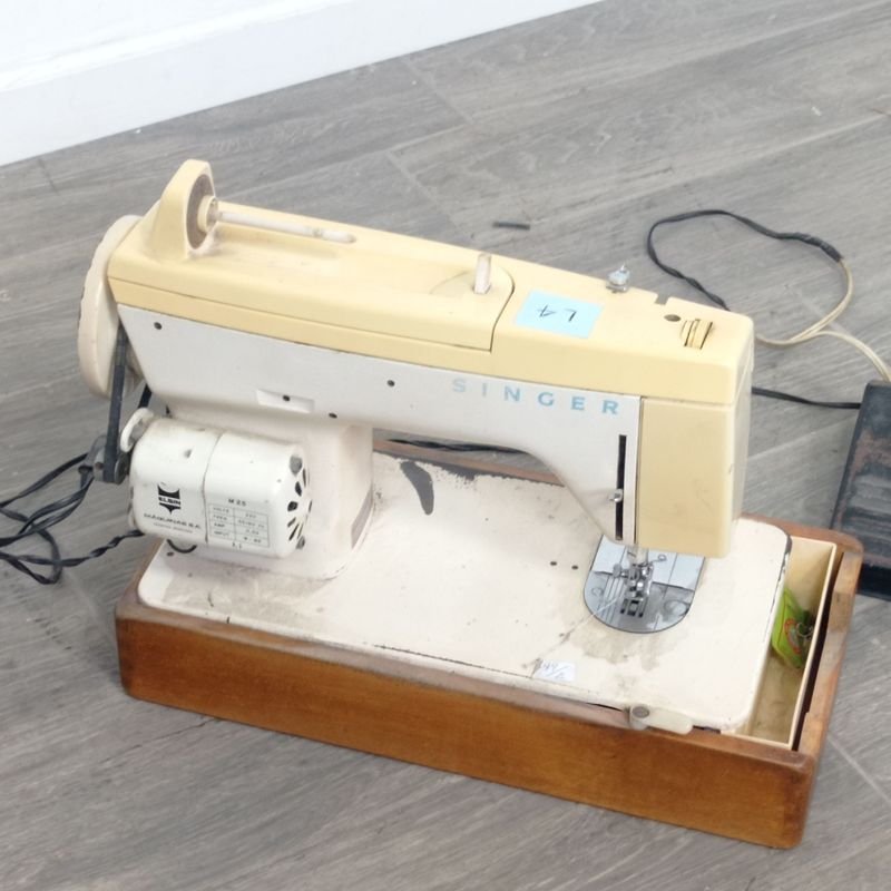 Máquina de coser Singer en mal estado - imagen 3