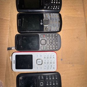 Lote anterior: Lote de 5 Celulares Antiguos: Nokia, LG, Alcatel, Intouch y Benphone