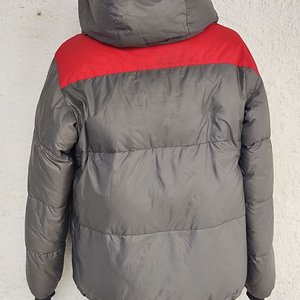 Campera Acolchada Millet Gris y Roja con Capucha - imagen 4