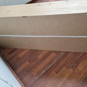 Mueble Bajo Moderno con Estantes Abiertos en Madera Clara - imagen 3