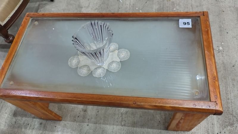Lote siguiente: MESA RATONA ARTESANAL CON VIDRIO