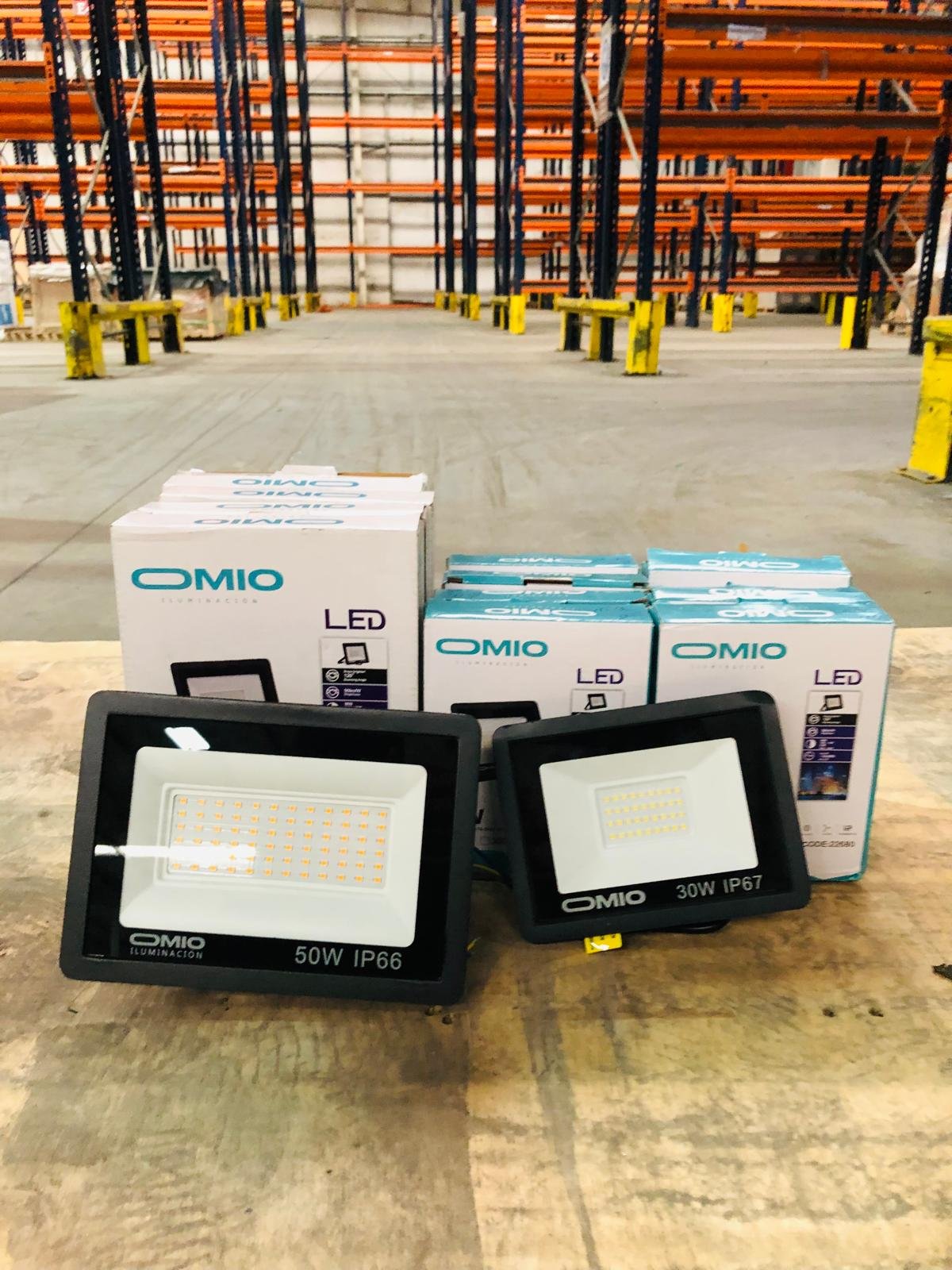 Focos LED OMIO 30W-50W Iluminación Exterior IP66