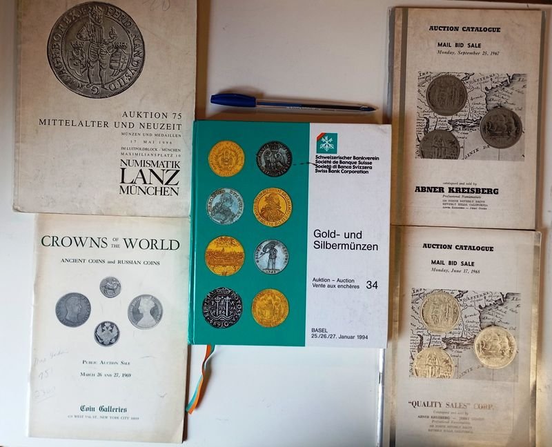 Lote de 5 catálogos numismáticos: Americanos (años 60s), Suizo (1994), Alemán (1996)
