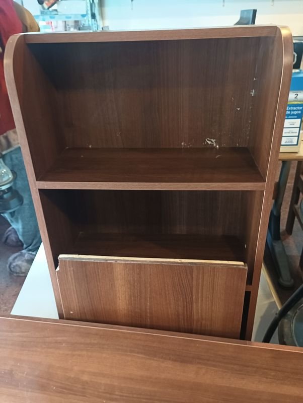 Escritorio con biblioteca de 4 estantes en madera - imagen 4