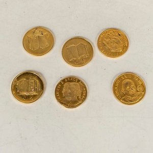 Lote siguiente: 6 Monedas Conmemorativas de Colección