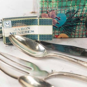 Set de Cubiertos Meneses de Plata y 2 Jabones Antiguos - imagen 2