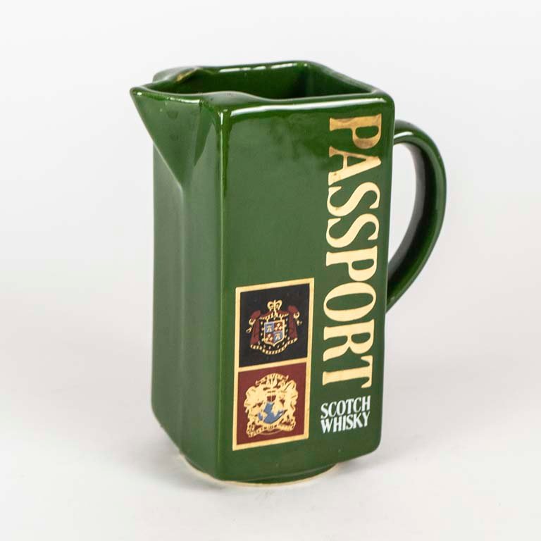 Jarra de whisky de cerámica con emblema - imagen 2