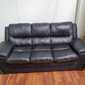 Sillón de 3 Cuerpos Tapizado en Simil Cuero Negro - imagen 1