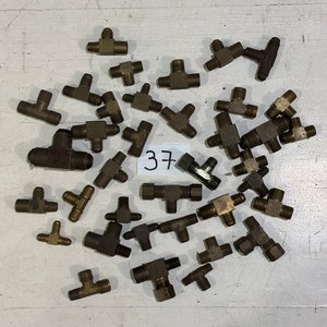 Lote siguiente: Lote de 37 piezas de conexiones de bronce