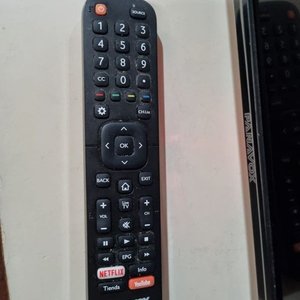 Smart TV Panavox 43" con Control Remoto - Buen Estado - imagen 2