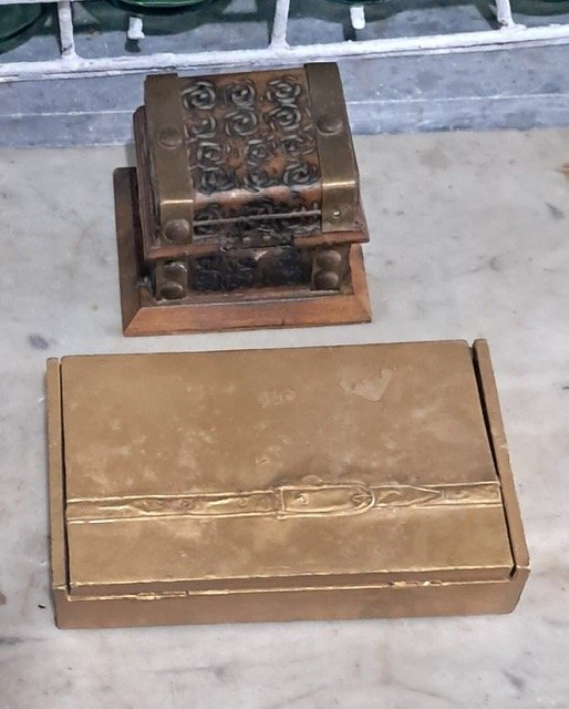 Lote anterior: Cajas de madera antigua