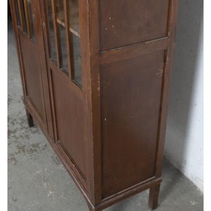Biblioteca Antigua de Roble Tallado con Puertas de Vidrio - imagen 3