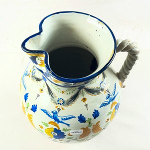 Jarra en ceramica española blanca floral 32 cm (asa fisurada) - imagen 2