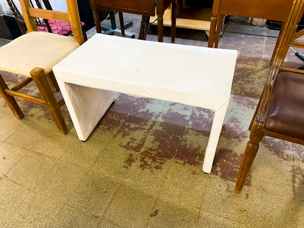 Mesa Auxiliar Blanca Moderna