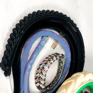 Lote de Vinchas, Broches y Prendedores para Dama - imagen 2