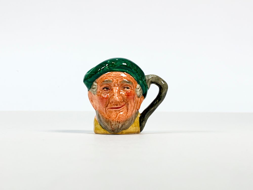 Lote anterior: Jarra Royal Doulton con motivo Auld Mac