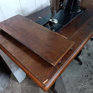 Máquina de Coser Antigua Daisy con Mueble y Pedal - imagen 6