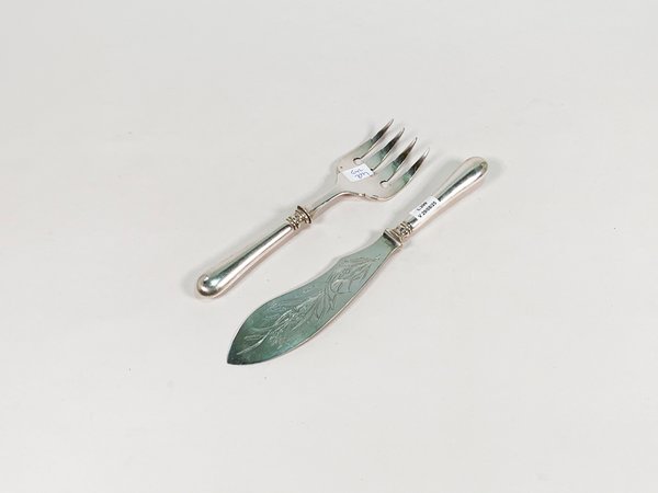 Lote siguiente: Piezas de servir en metal Christofle decoradas con juncos