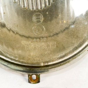 Dos Focos de Auto Vintage y Matrícula Antigua de Montevideo - imagen 3