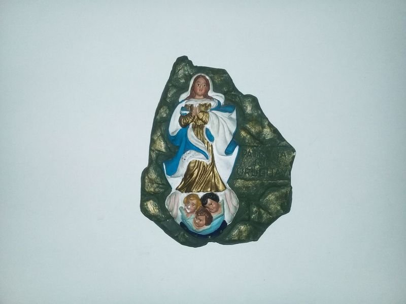 Lote siguiente: Adorno de porcelana religioso