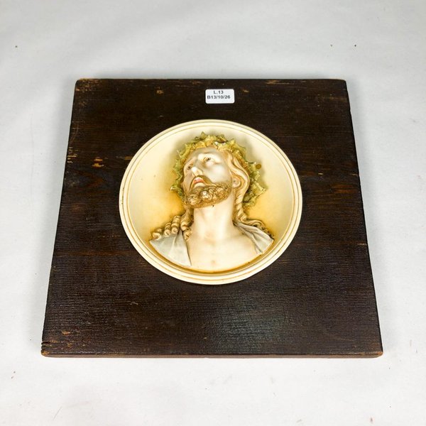 Relieve Circular de Jesús en Yeso con Corona de Espinas - imagen 1