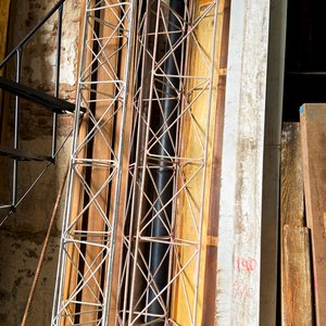 Cuatro Cerchas de Antena Triangulares Metálicas - imagen 4