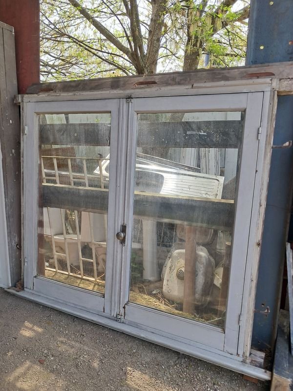 Ventana de Cedro con Dos Hojas Batientes