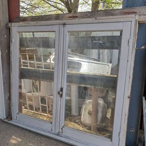 Lote anterior: Ventana de Cedro con Dos Hojas Batientes