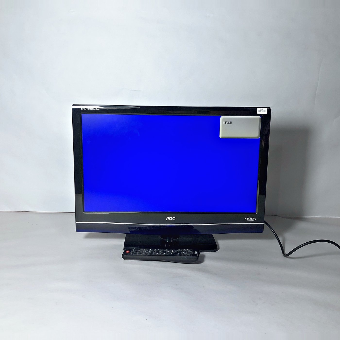 Televisor AOC de 22 pulgadas con control remoto