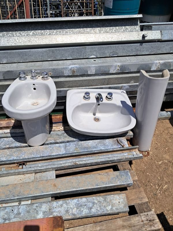 Item 883057 - Image 0