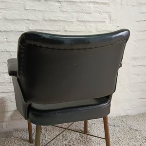 Silla de Oficina Tapizada en Cuero Negro con Apoyabrazos - imagen 5