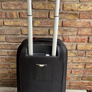 Valija Samsonite Negra Mediana con Ruedas y Mango Extensible - imagen 5