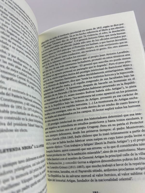 Colección de libros sobre historia y política del Uruguay - imagen 9