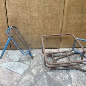Bicicleta de Reparto Antigua con Canastos y Cartelería - imagen 4