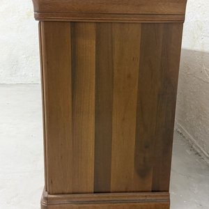 Cómodas de Madera Oscura con Tiradores Dorados - imagen 10
